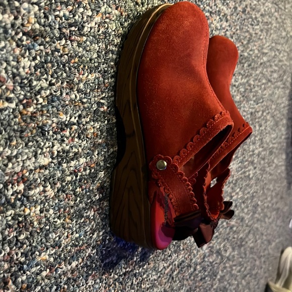 Red Gymboree kids shoes size 3 - Picture 1 of 1